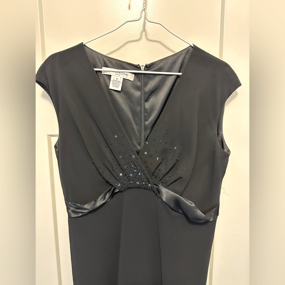 Evan-Picone Black Dress Size 10 Beaded Bust V-Neck